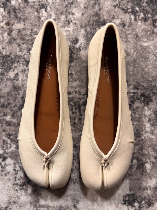 Maison Martin Margiela Shoes - Maison Margiela Women’s White Tabi Leather Ballet Flats SIZE EU 38 US 8